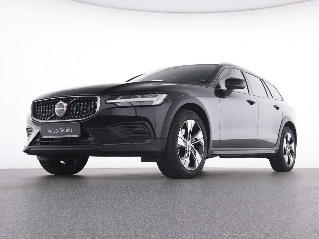 Volvo V60 Cross Country 2023