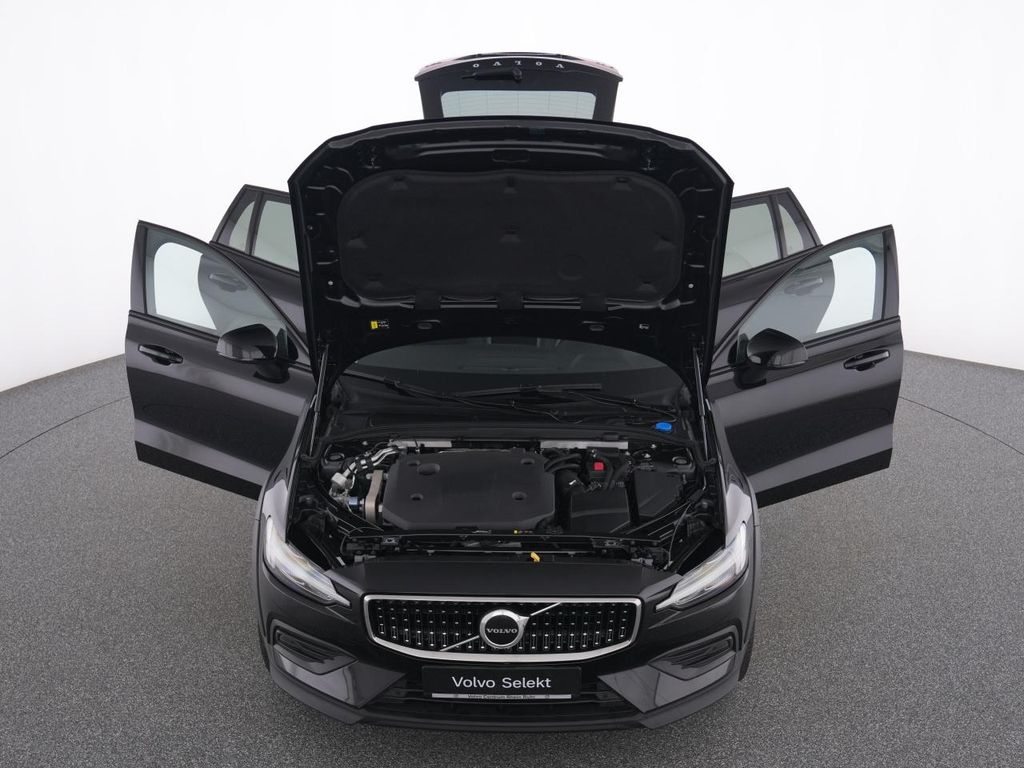 Volvo V60 Cross Country 2023
