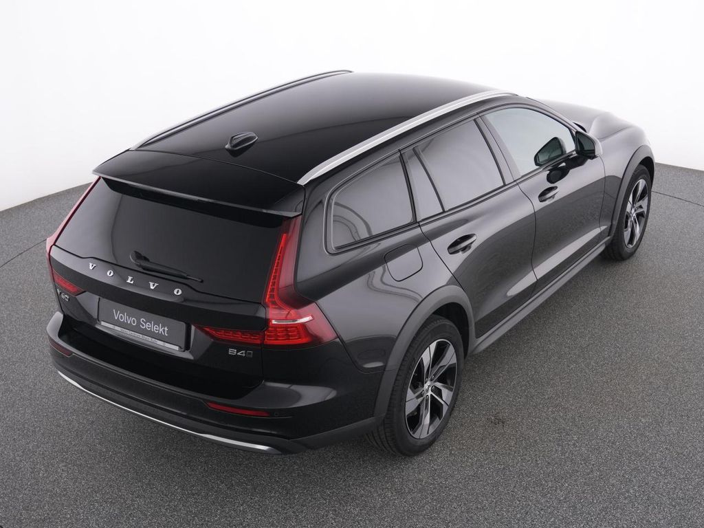 Volvo V60 Cross Country 2023