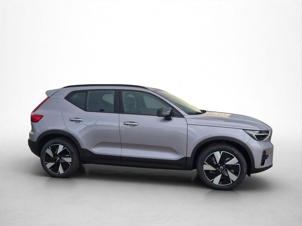 Volvo EX40 2025