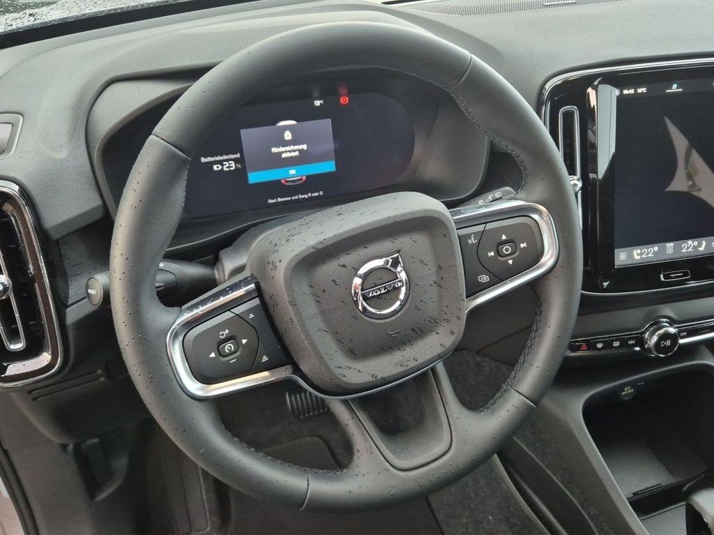 Volvo EX40 2025