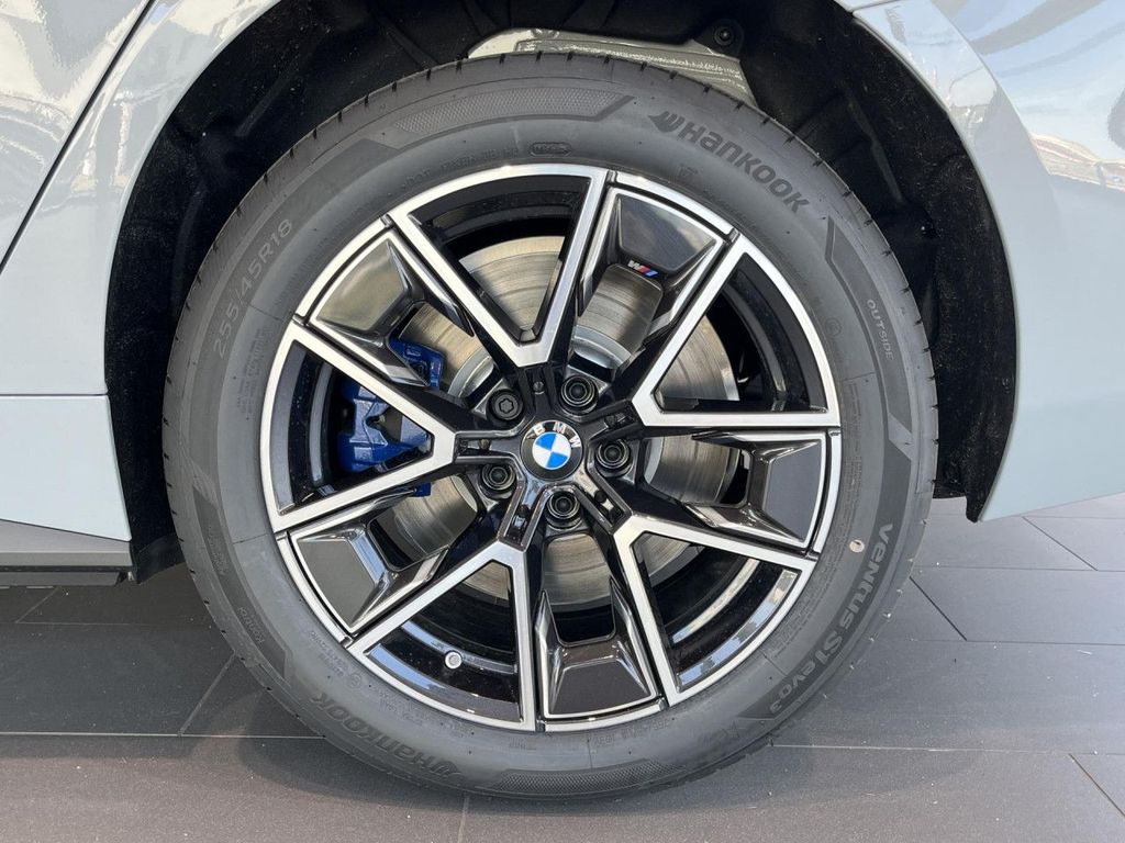 BMW i4 2025