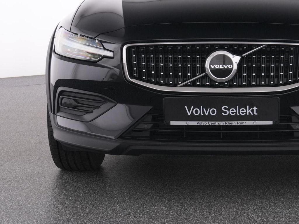 Volvo V60 Cross Country 2023