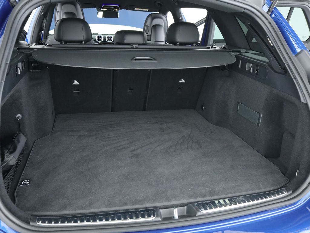 Mercedes-Benz C 300 2025