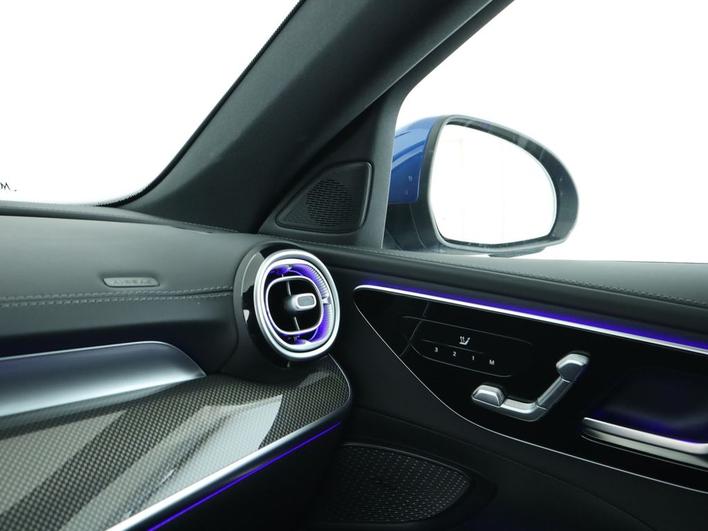 Mercedes-Benz C 300 2025