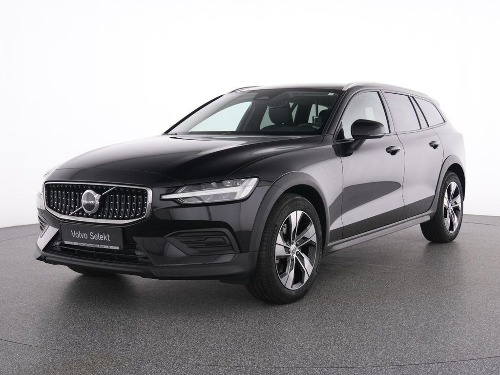 Volvo V60 Cross Country 2023