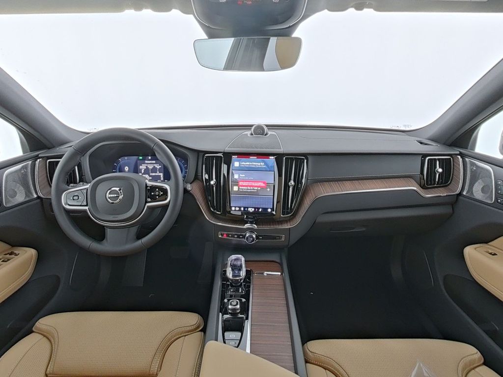 Volvo XC60 2025