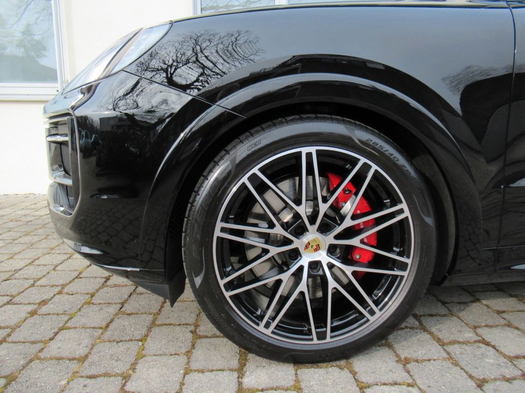 Porsche Cayenne 2025