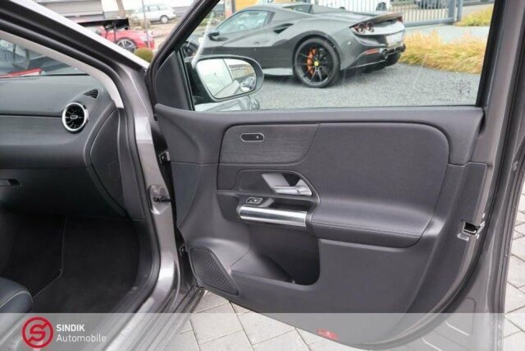 Mercedes-Benz B 220 2022