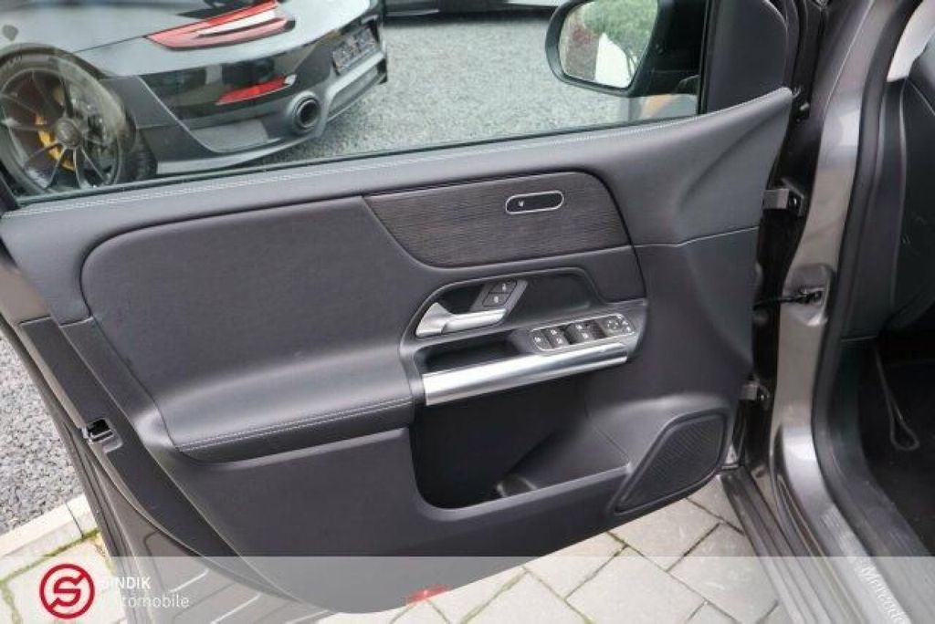 Mercedes-Benz B 220 2022