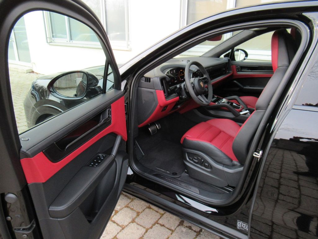 Porsche Cayenne 2025