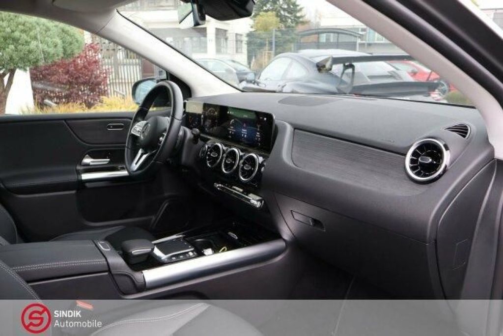 Mercedes-Benz B 220 2022