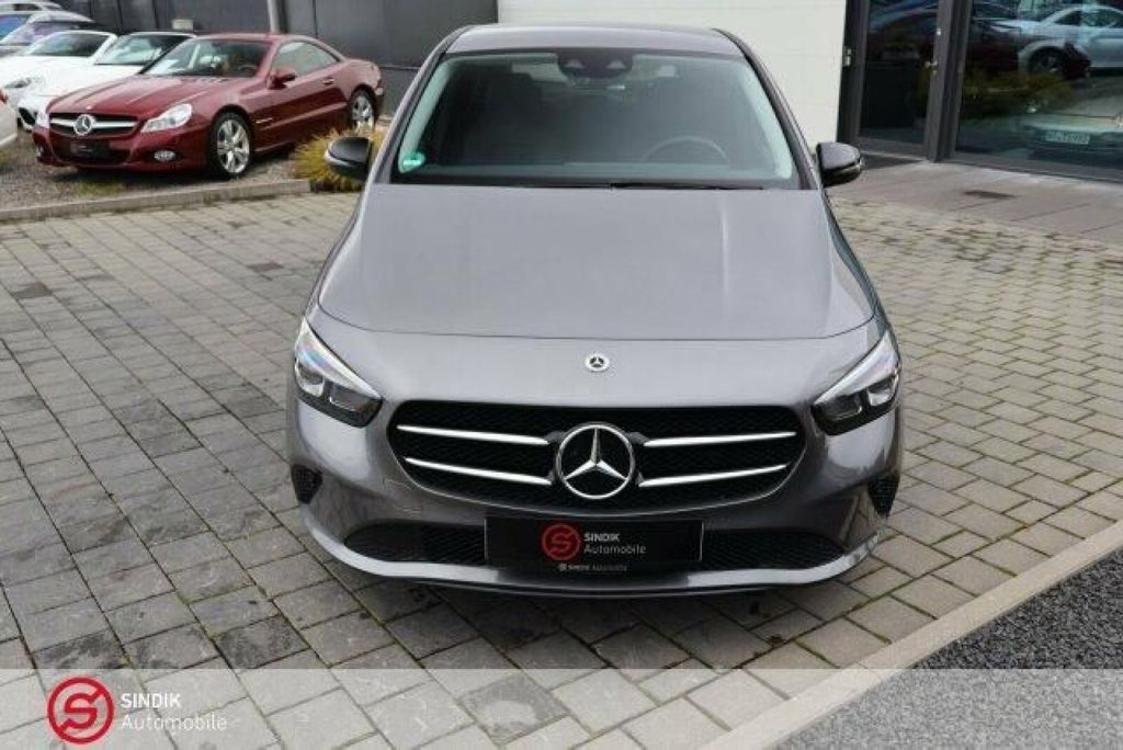 Mercedes-Benz B 220 2022
