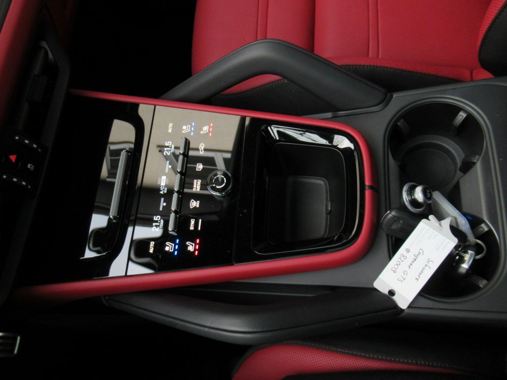 Porsche Cayenne 2025