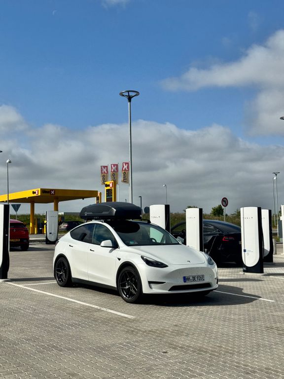Tesla Model Y 2023