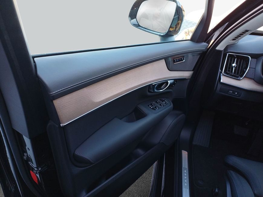 Volvo XC90 2025
