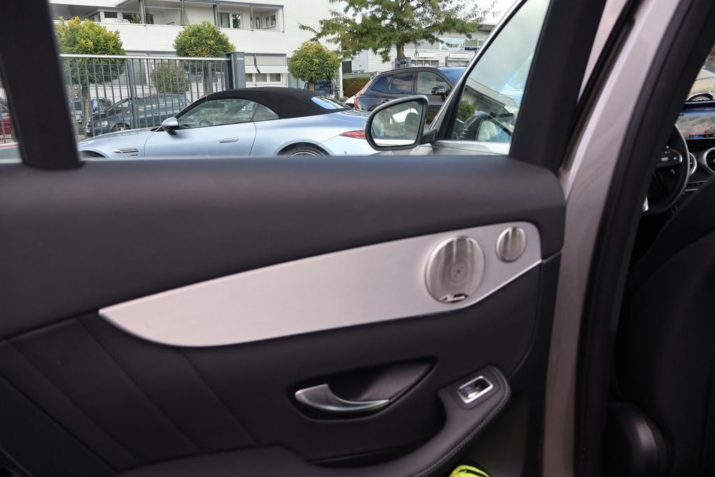 Mercedes-Benz GLC 300 2021