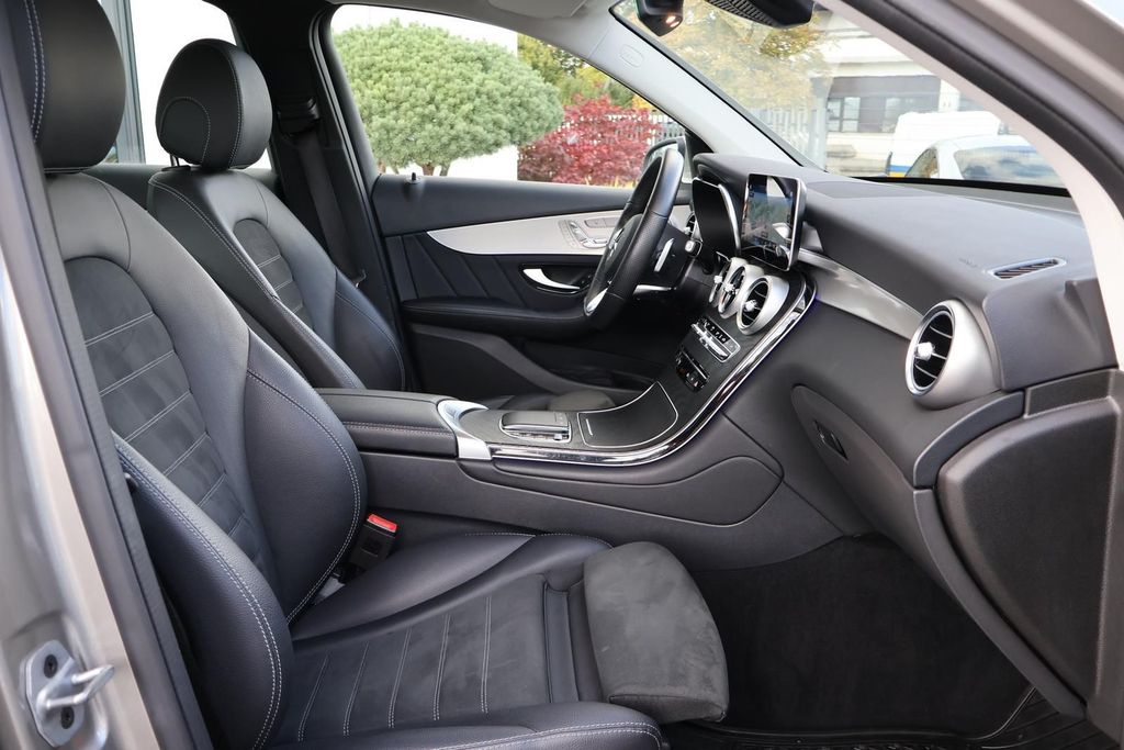 Mercedes-Benz GLC 300 2021