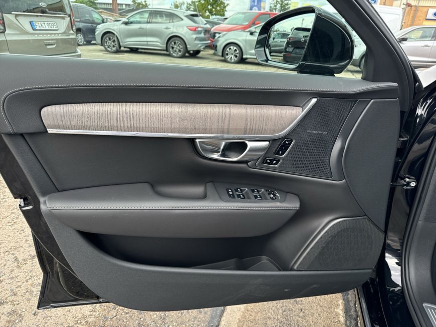 Volvo S90 2025