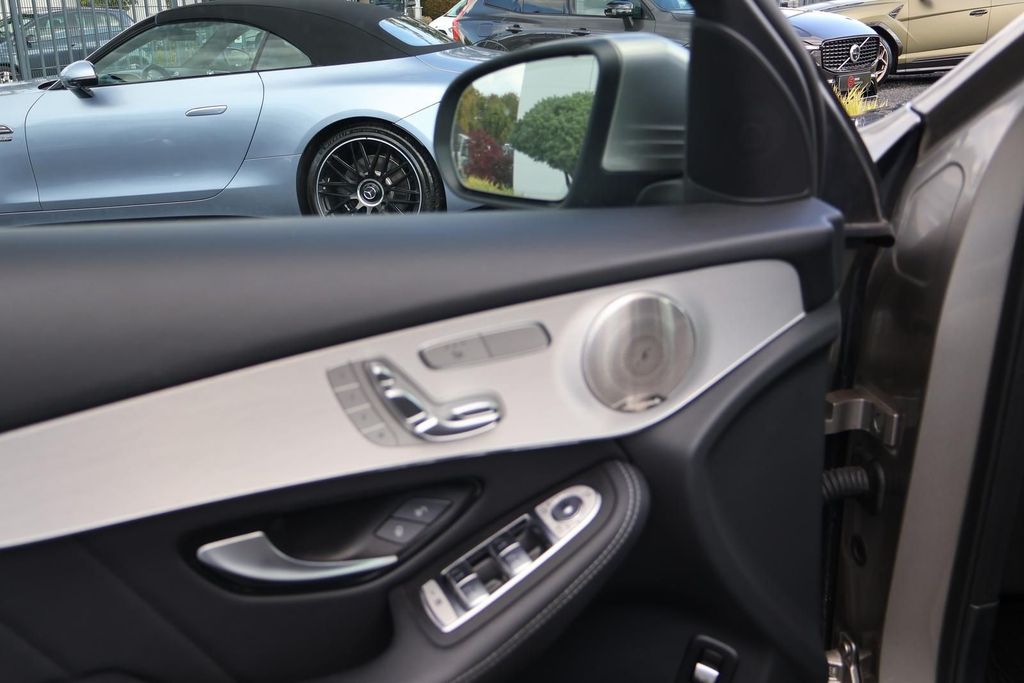 Mercedes-Benz GLC 300 2021