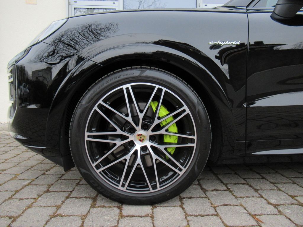 Porsche Cayenne 2025