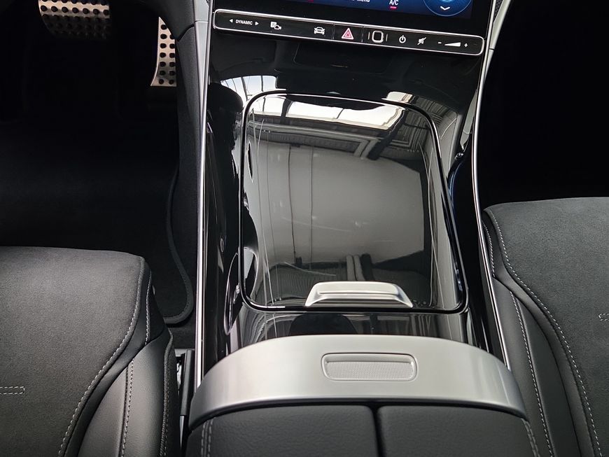 Mercedes-Benz C 200 2025