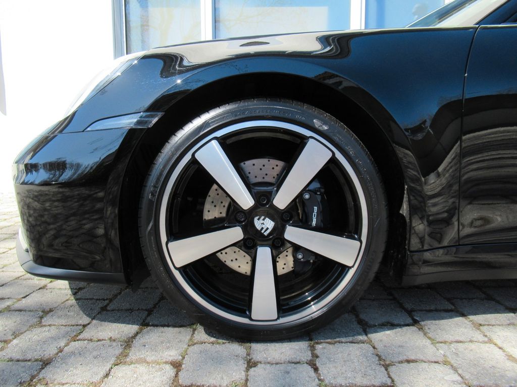 Porsche 992 2024