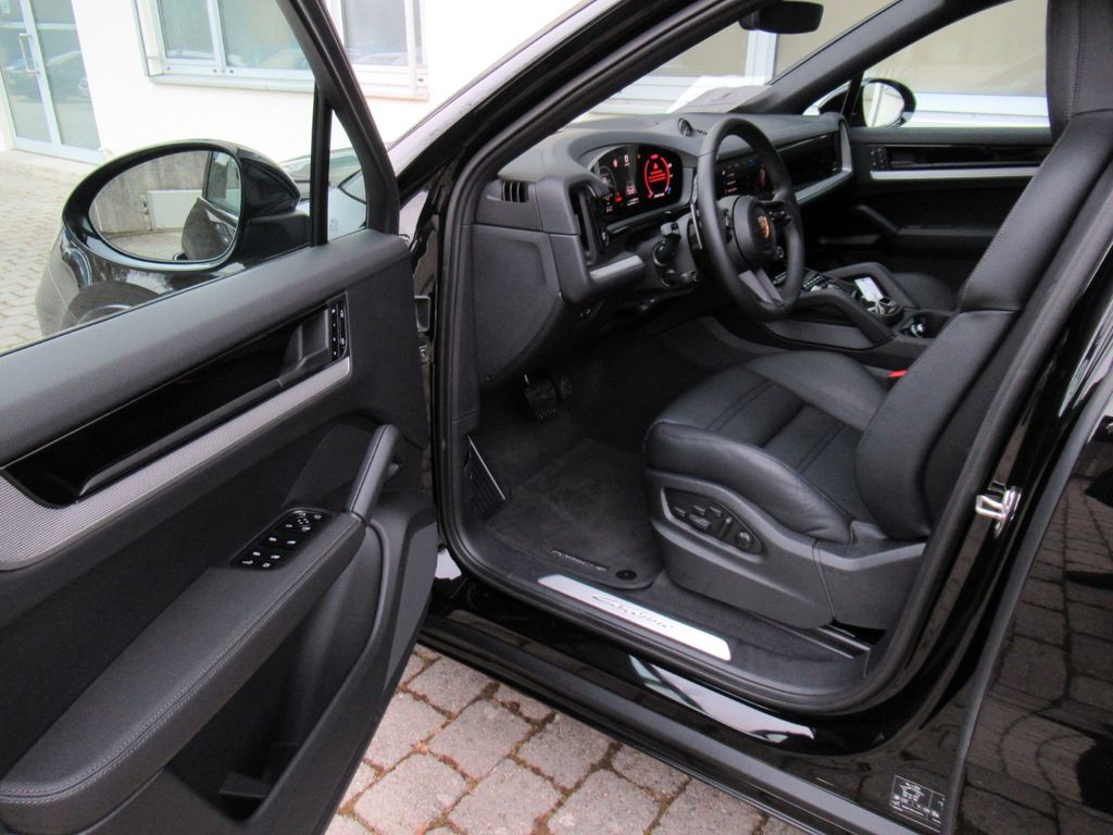 Porsche Cayenne 2025