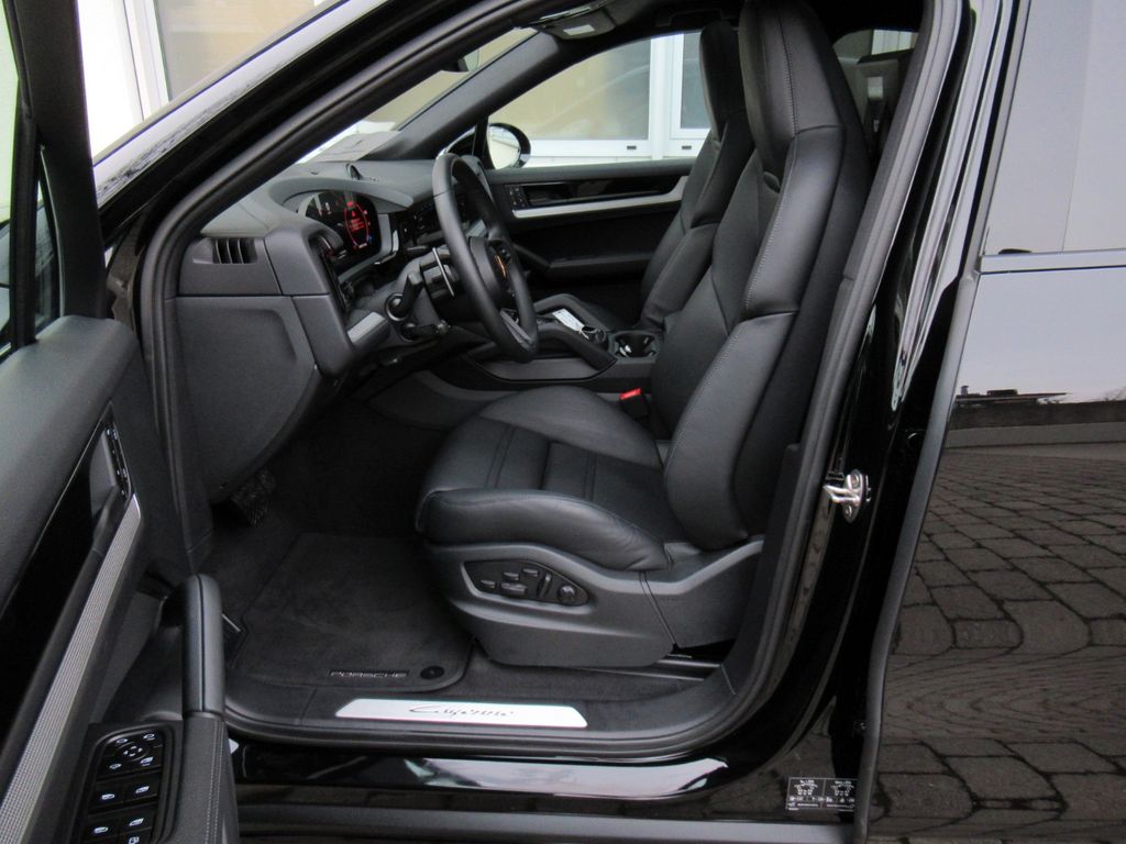 Porsche Cayenne 2025