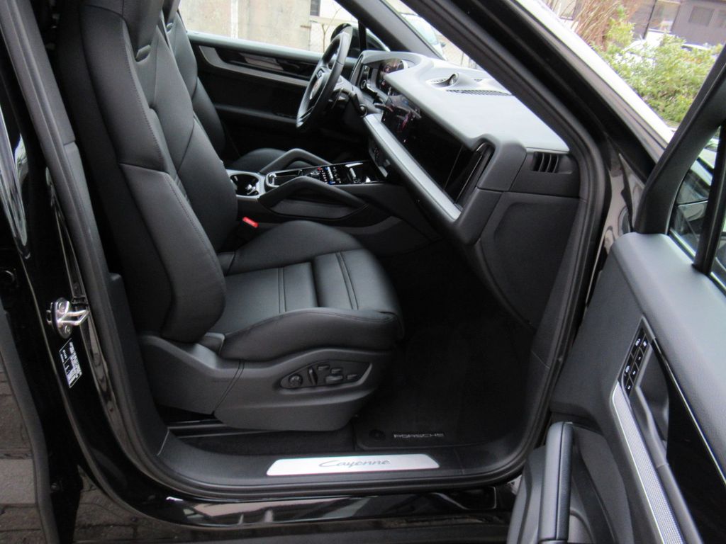 Porsche Cayenne 2025