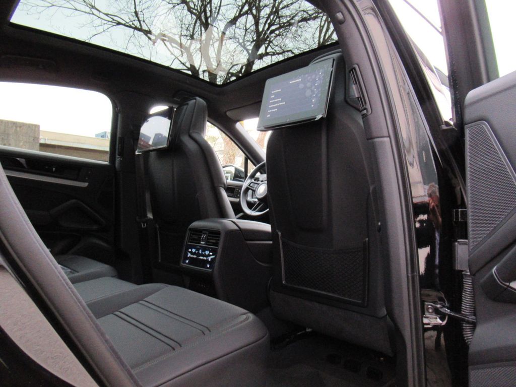 Porsche Cayenne 2025