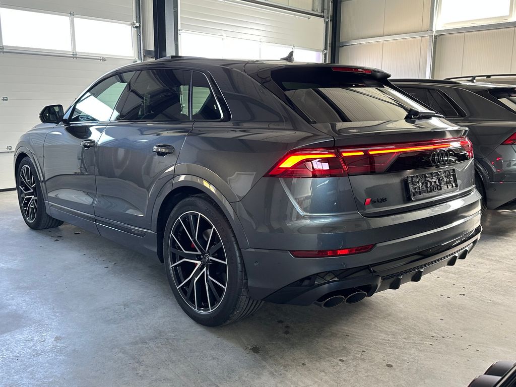 Audi SQ8 2025