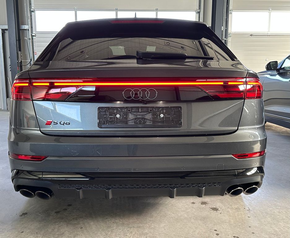Audi SQ8 2025