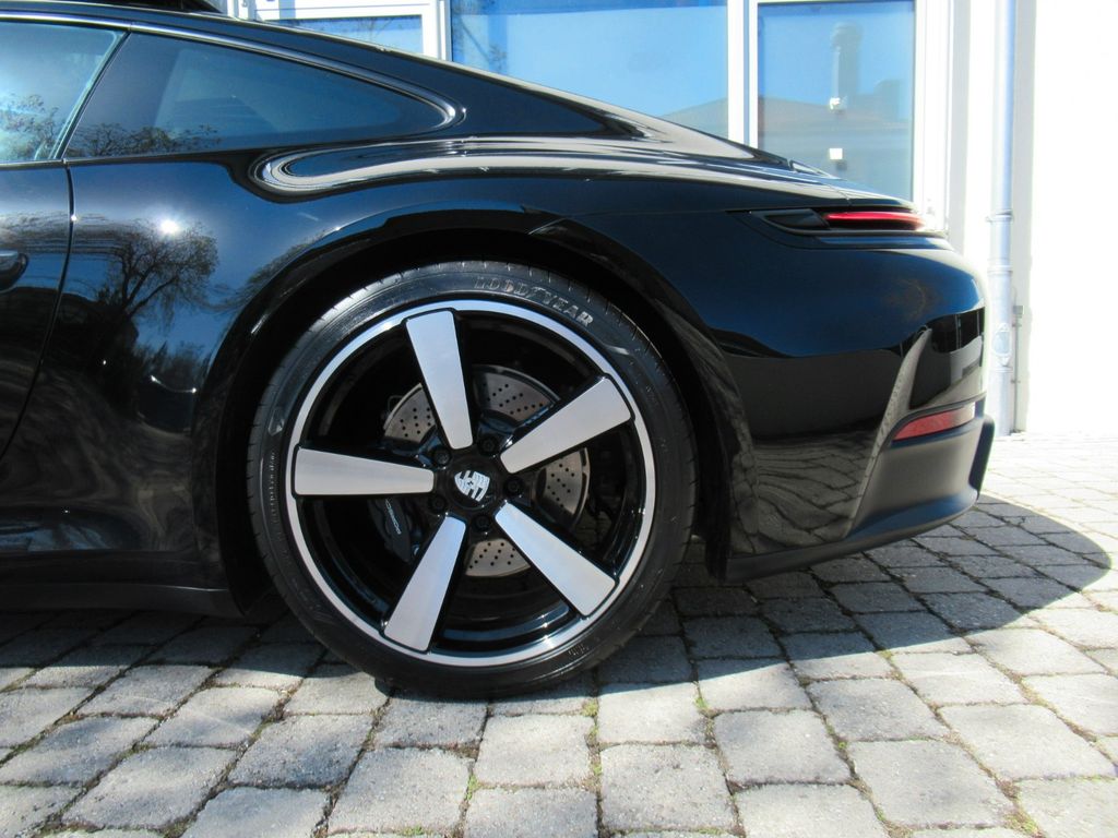 Porsche 992 2024