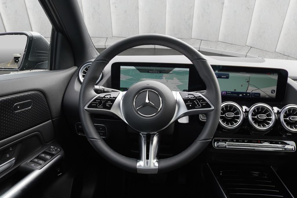 Mercedes-Benz EQA 2024