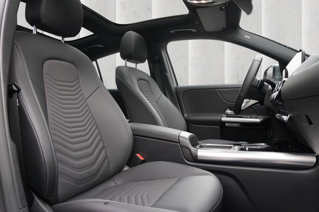 Mercedes-Benz EQA 2024