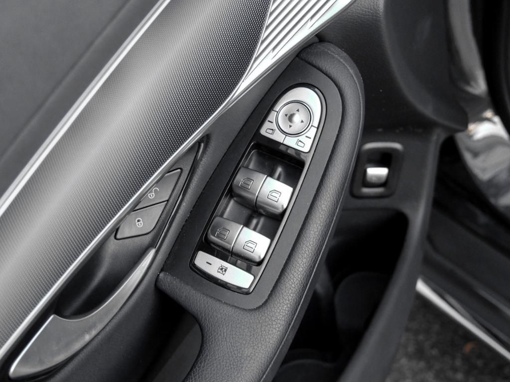 Mercedes-Benz EQC 2021