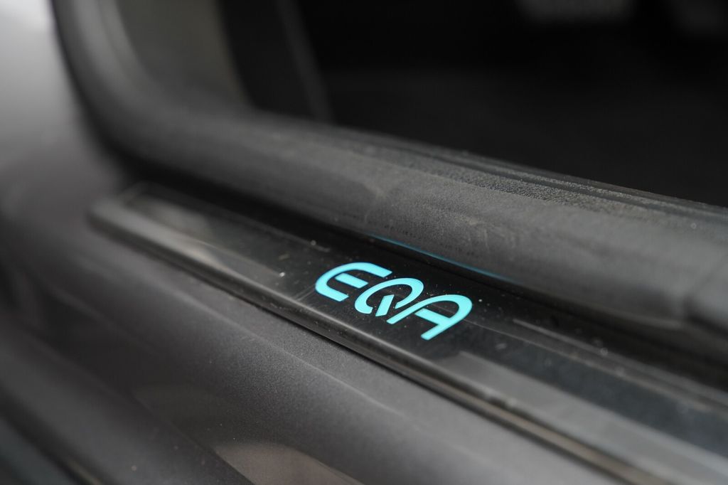 Mercedes-Benz EQA 2024