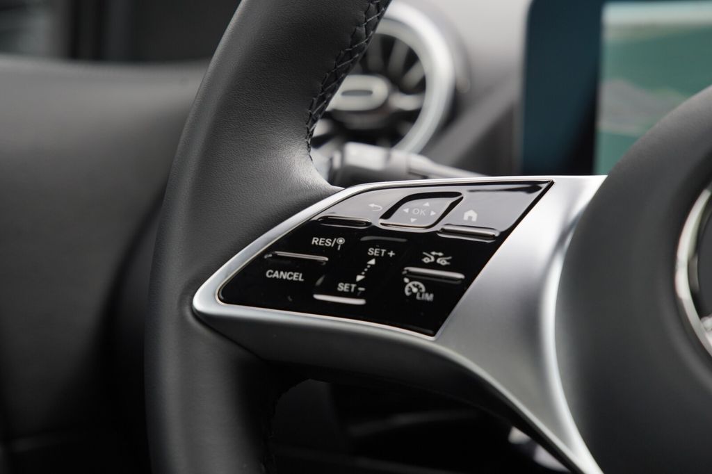 Mercedes-Benz EQA 2024