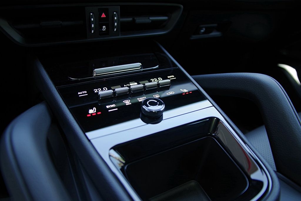 Porsche Cayenne 2025