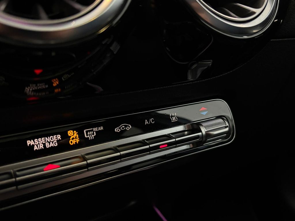 Mercedes-Benz EQA 2024