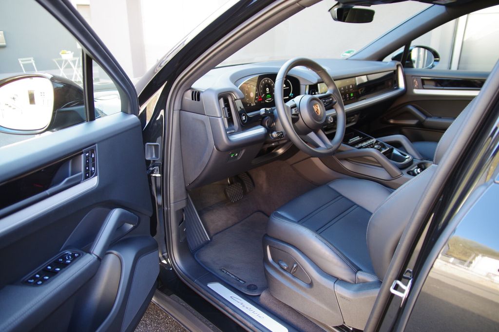 Porsche Cayenne 2025