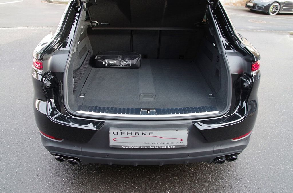 Porsche Cayenne 2025