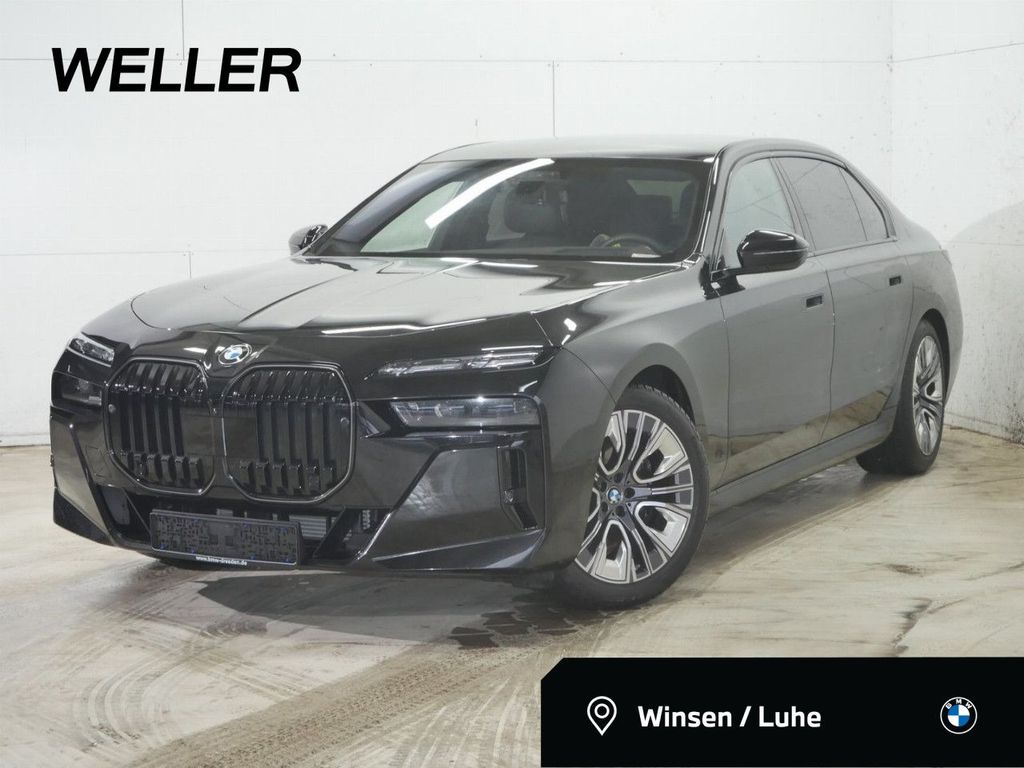 BMW 740 2024
