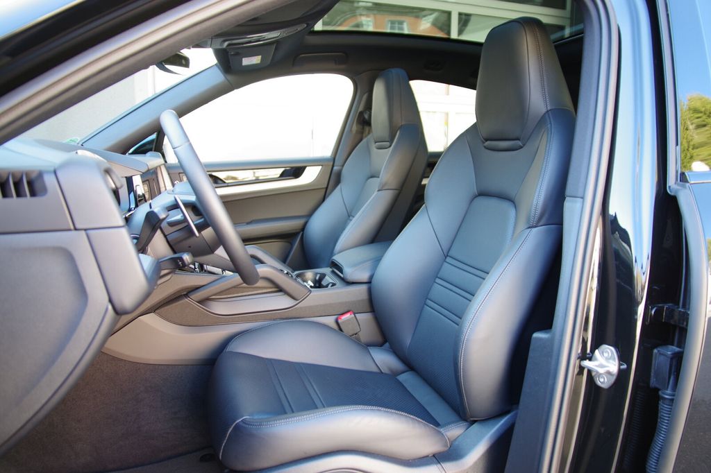 Porsche Cayenne 2025