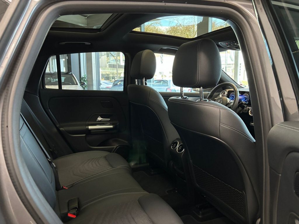 Mercedes-Benz EQA 2024