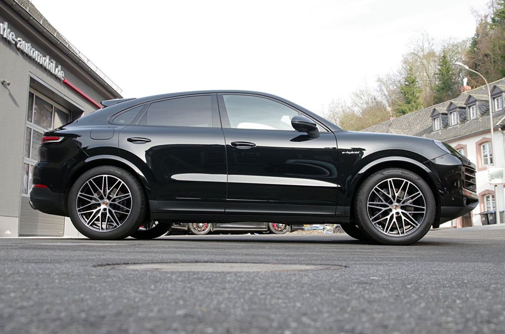 Porsche Cayenne 2025