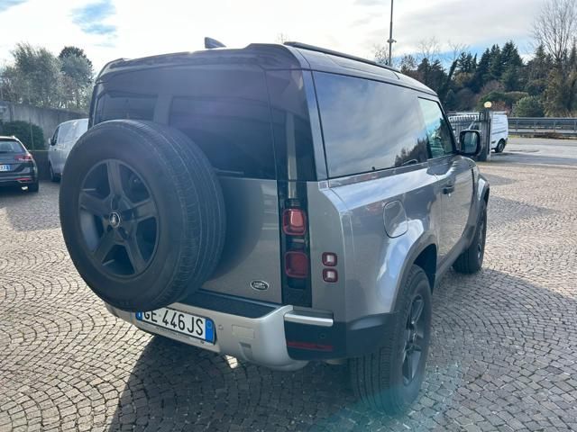 Land Rover Defender 2021