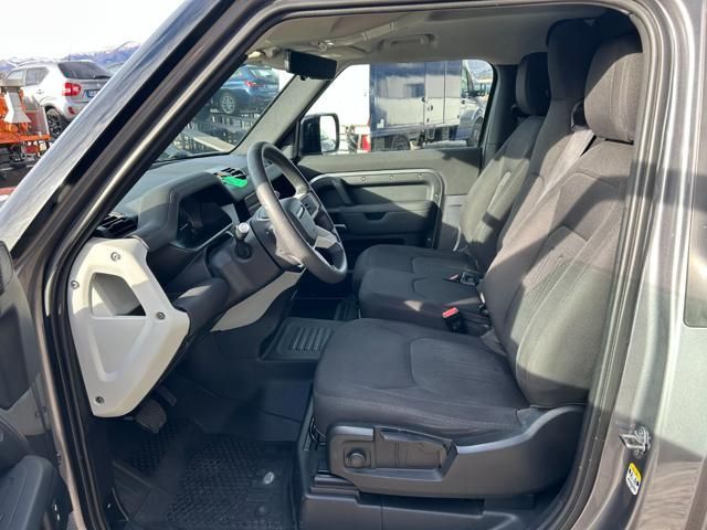 Land Rover Defender 2021