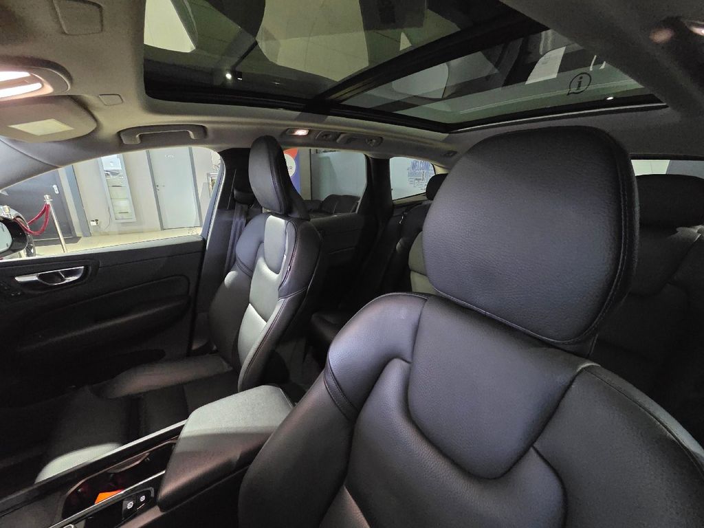 Volvo XC60 2022
